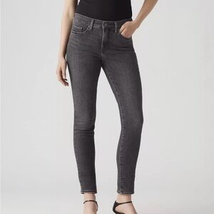 Levi's 311 Shaping Skinny Jeans .. sz 31